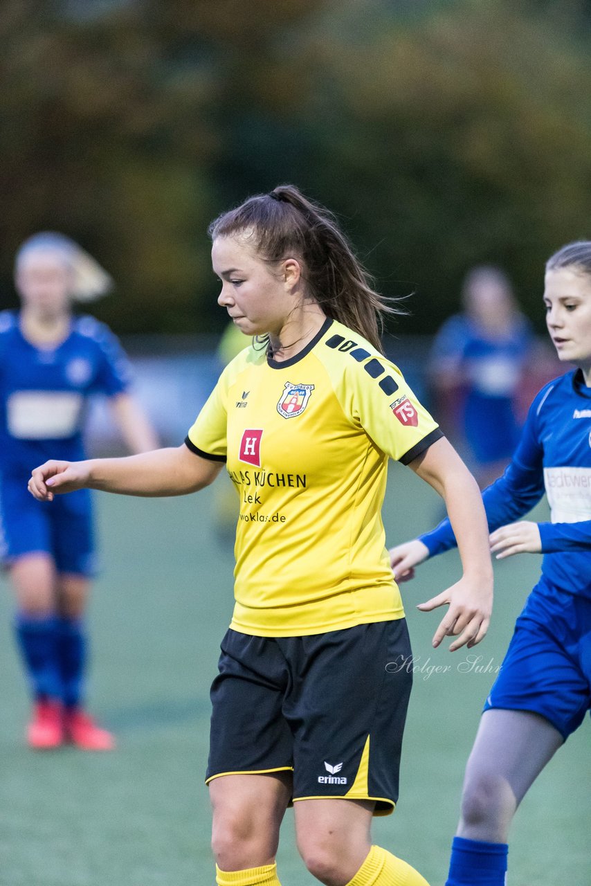 Bild 375 - F SSC Hagen Ahrensburg - SV Frisia 03 Risum-Lindholm : Ergebnis: 2:0